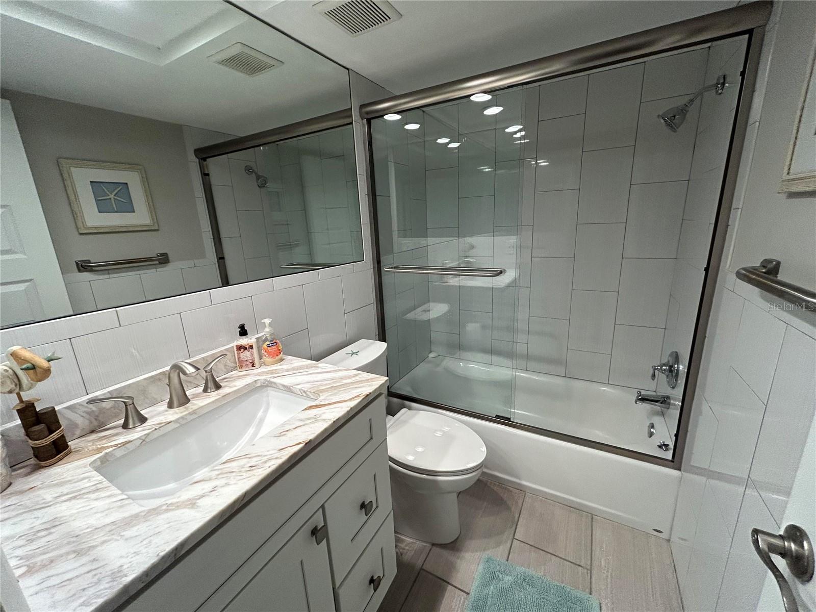 6301 Manatee Ave W Property Photo 15