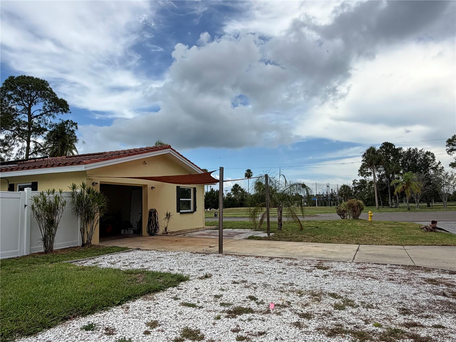 623 Palm Blvd Property Photo 4