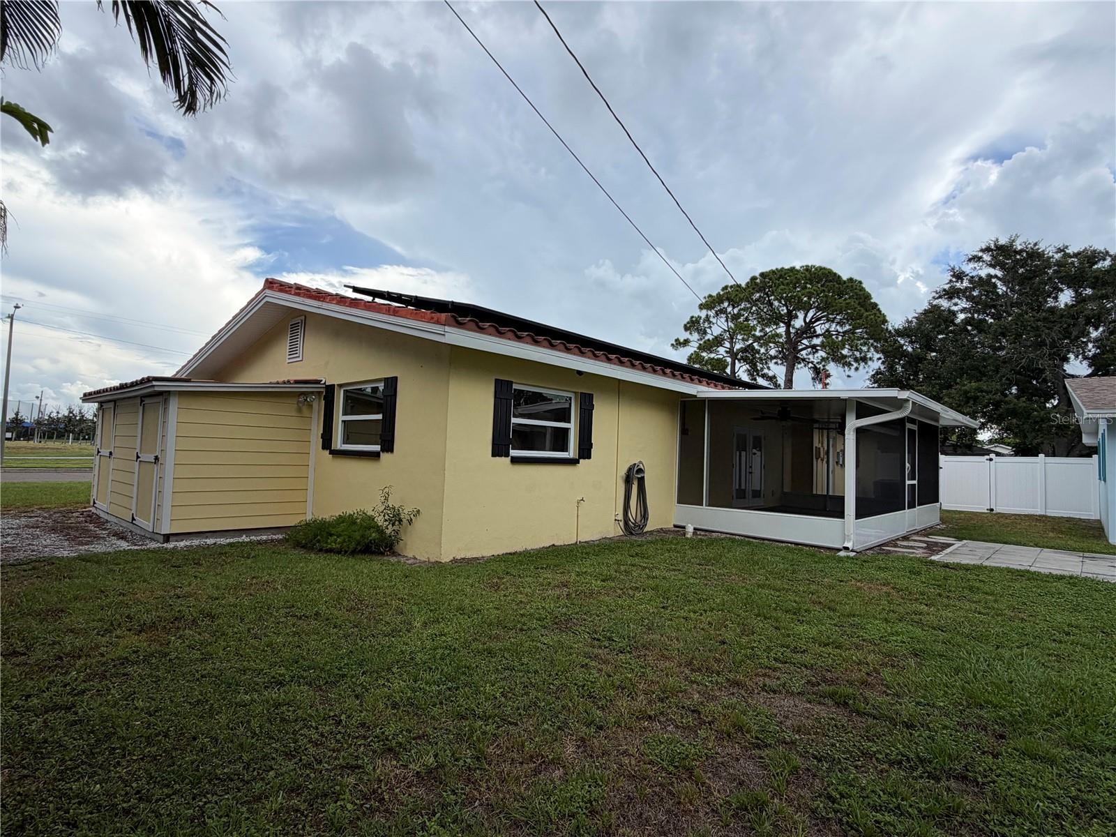 623 Palm Blvd Property Photo 6