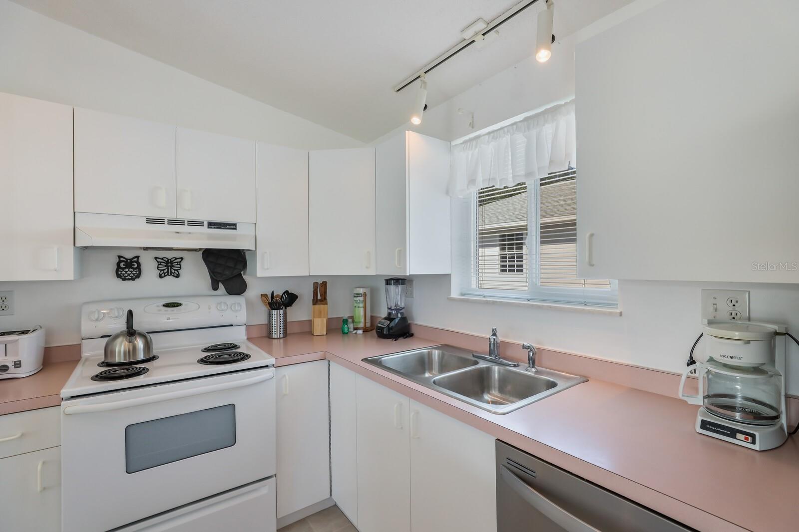 2804 Avenue C Property Photo 6