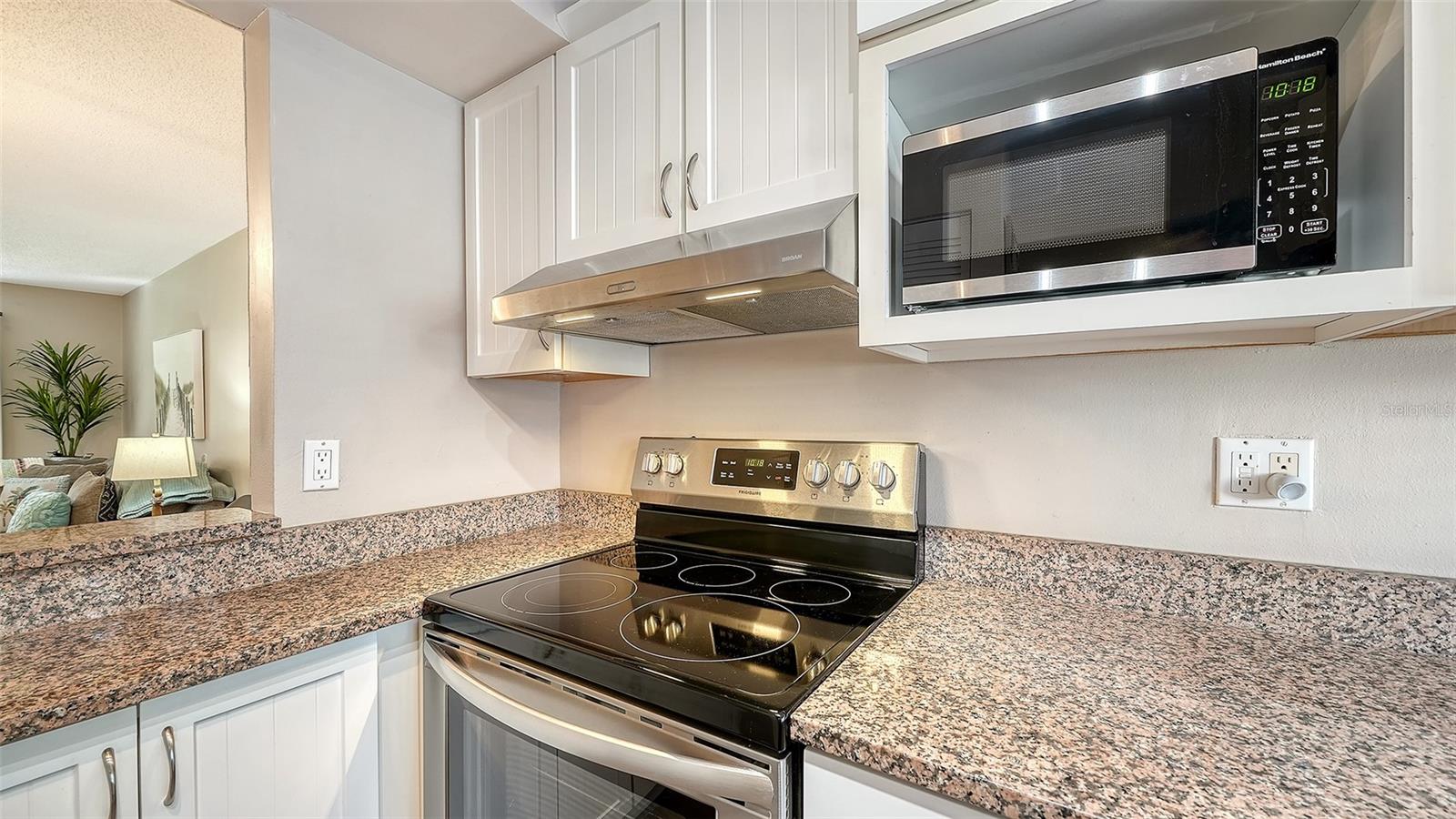 1646 Stickney Point Rd #101 Property Photo 25