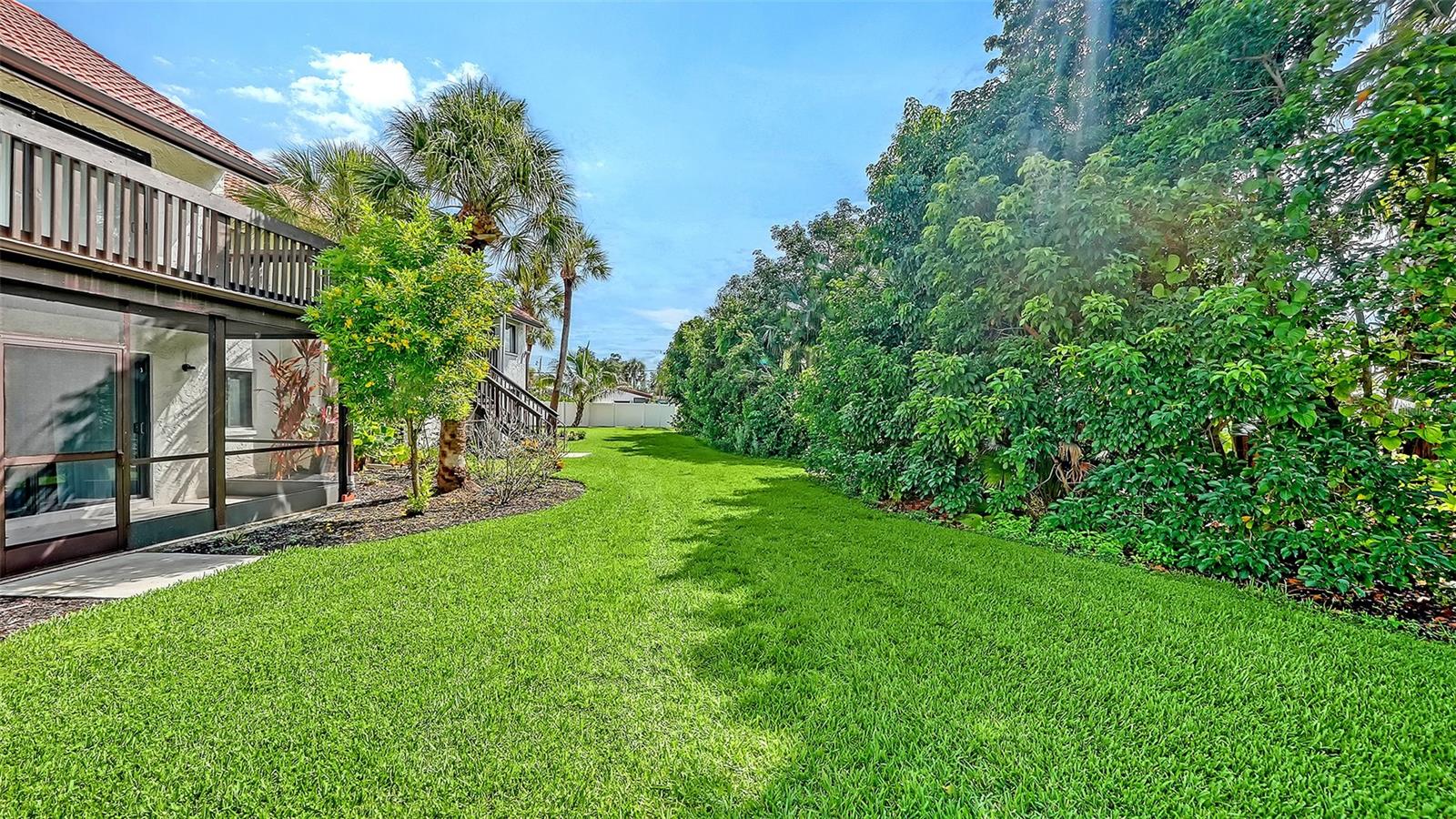 1646 Stickney Point Rd #101 Property Photo 47