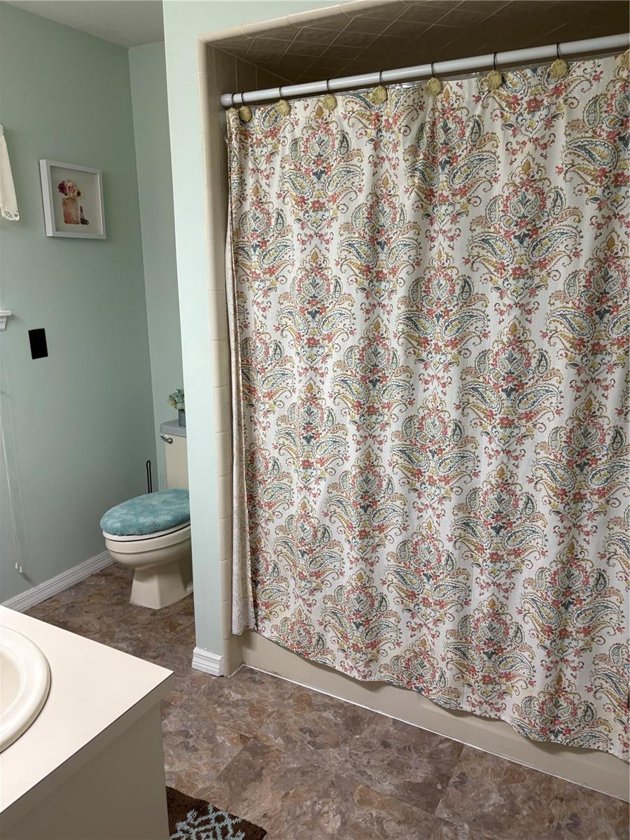 1910 S Park Ave Property Photo 12