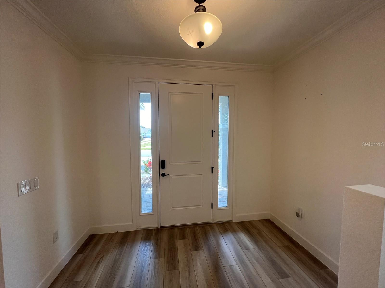 931 Signet Dr Property Photo 3