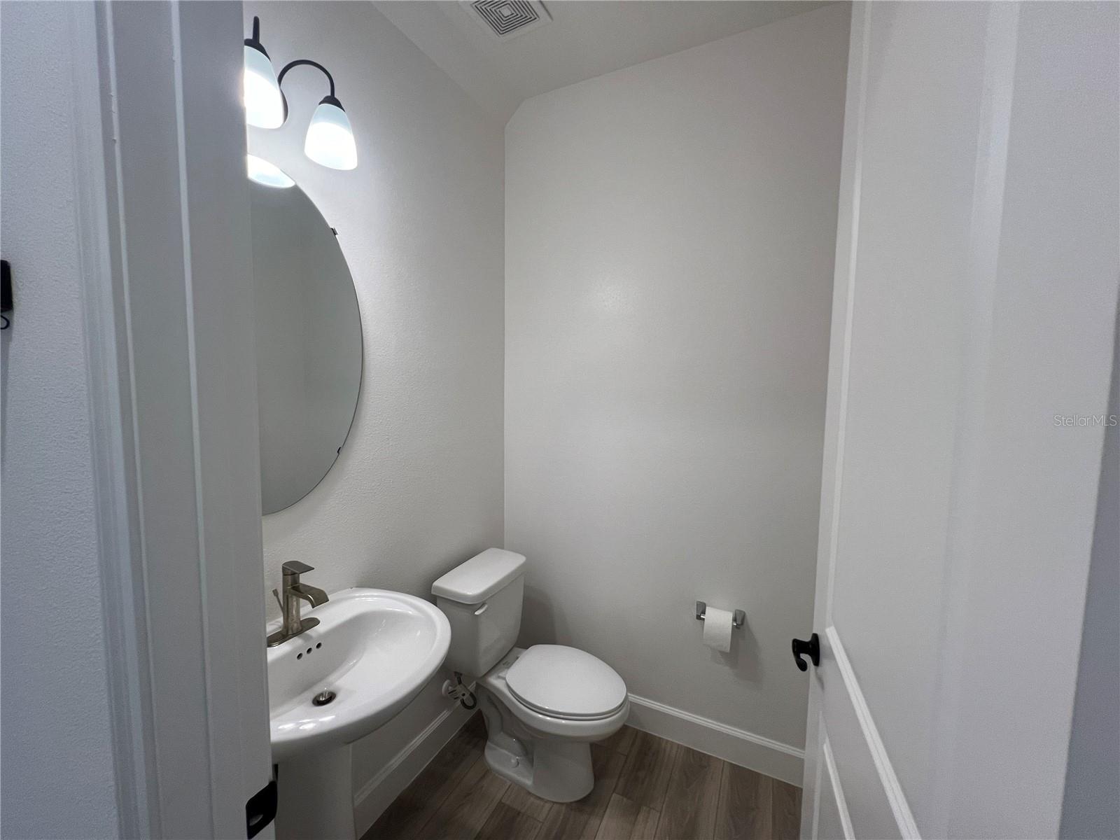 931 Signet Dr Property Photo 5
