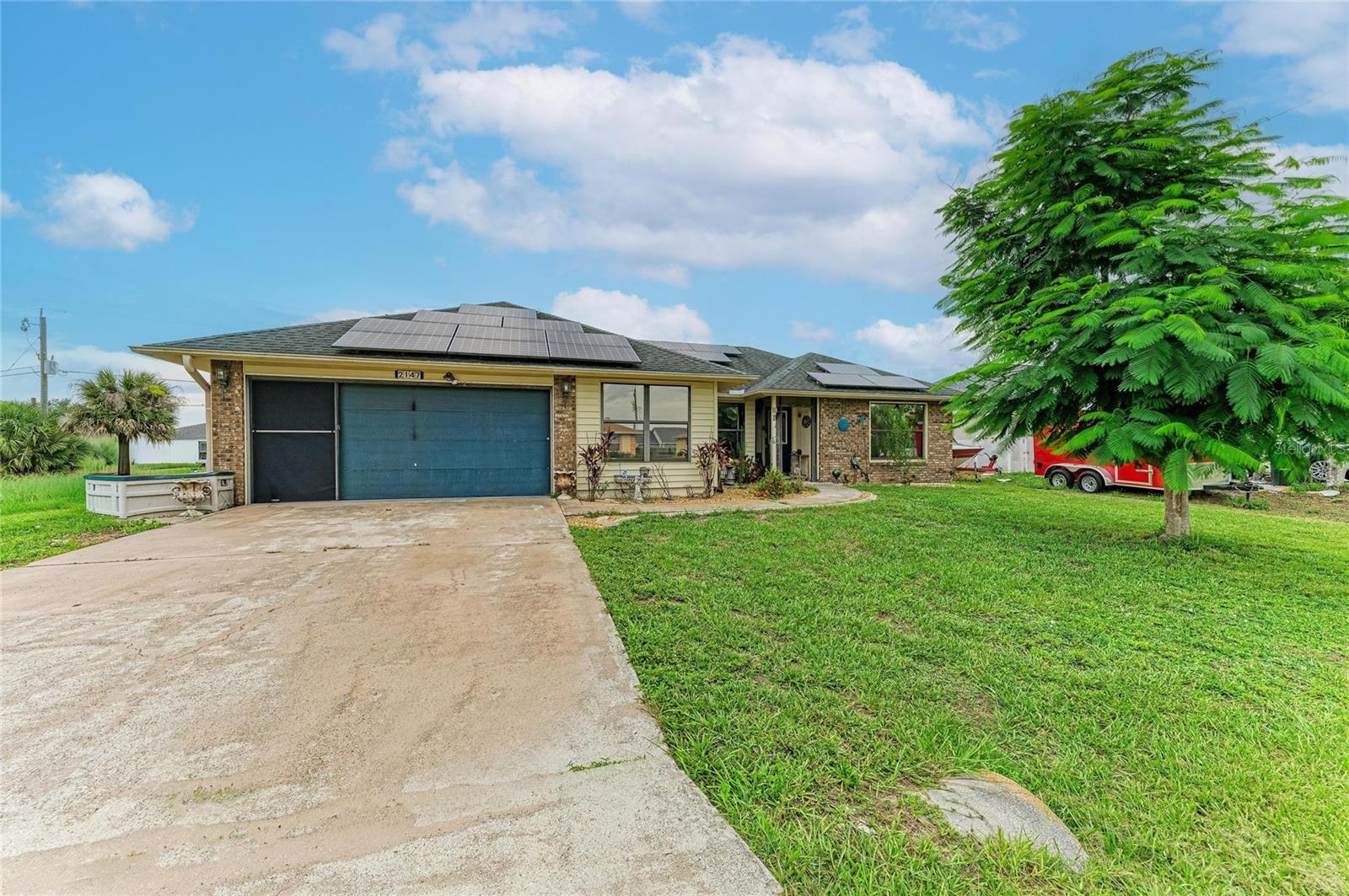 2147 Floribanna St Property Photo 3