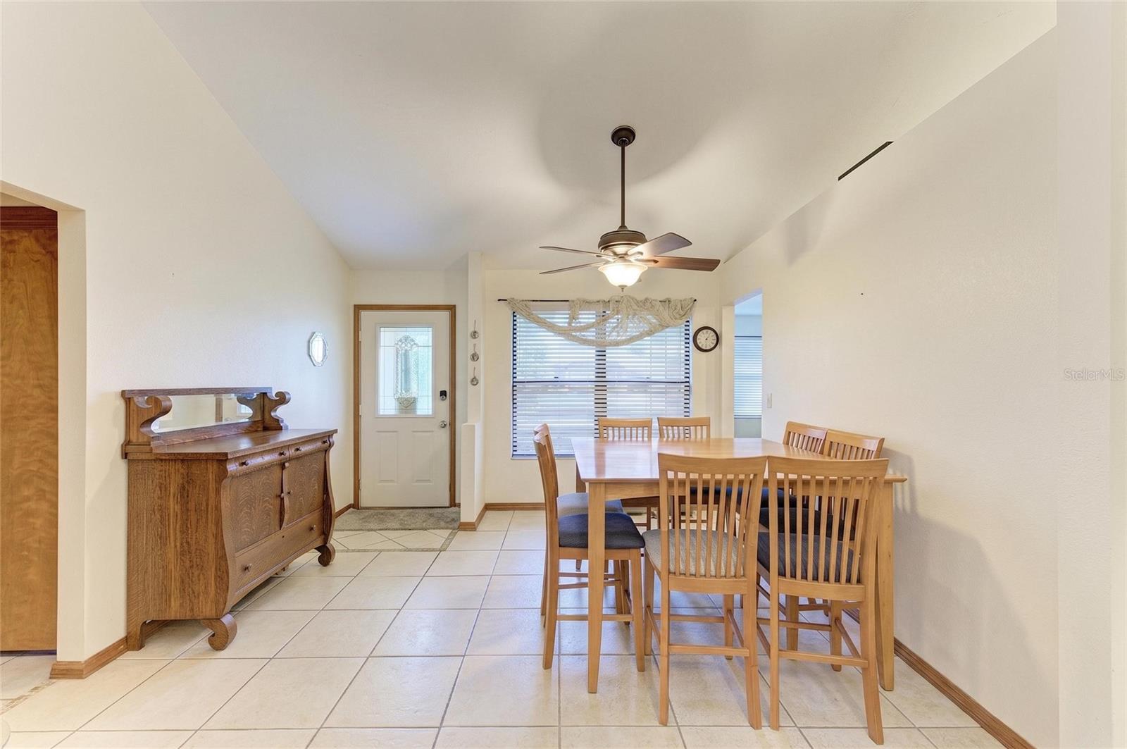 2147 Floribanna St Property Photo 5