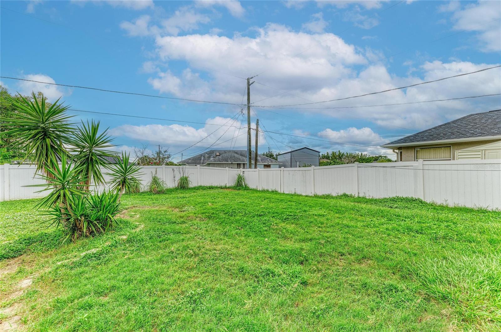 2147 Floribanna St Property Photo 17