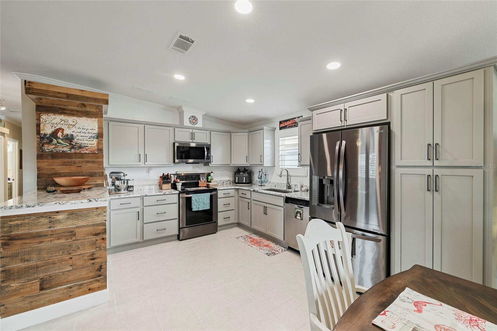 24500 Rio Villa Lakes Cir Property Photo 2