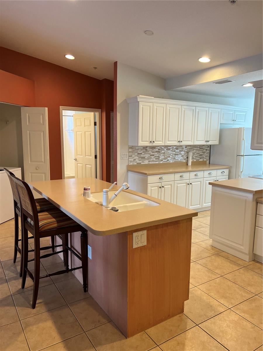 7060 Strand Cir #7060 Property Photo 4