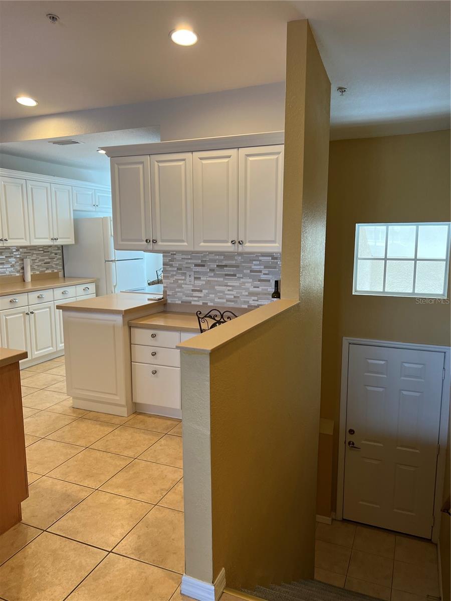 7060 Strand Cir #7060 Property Photo 5
