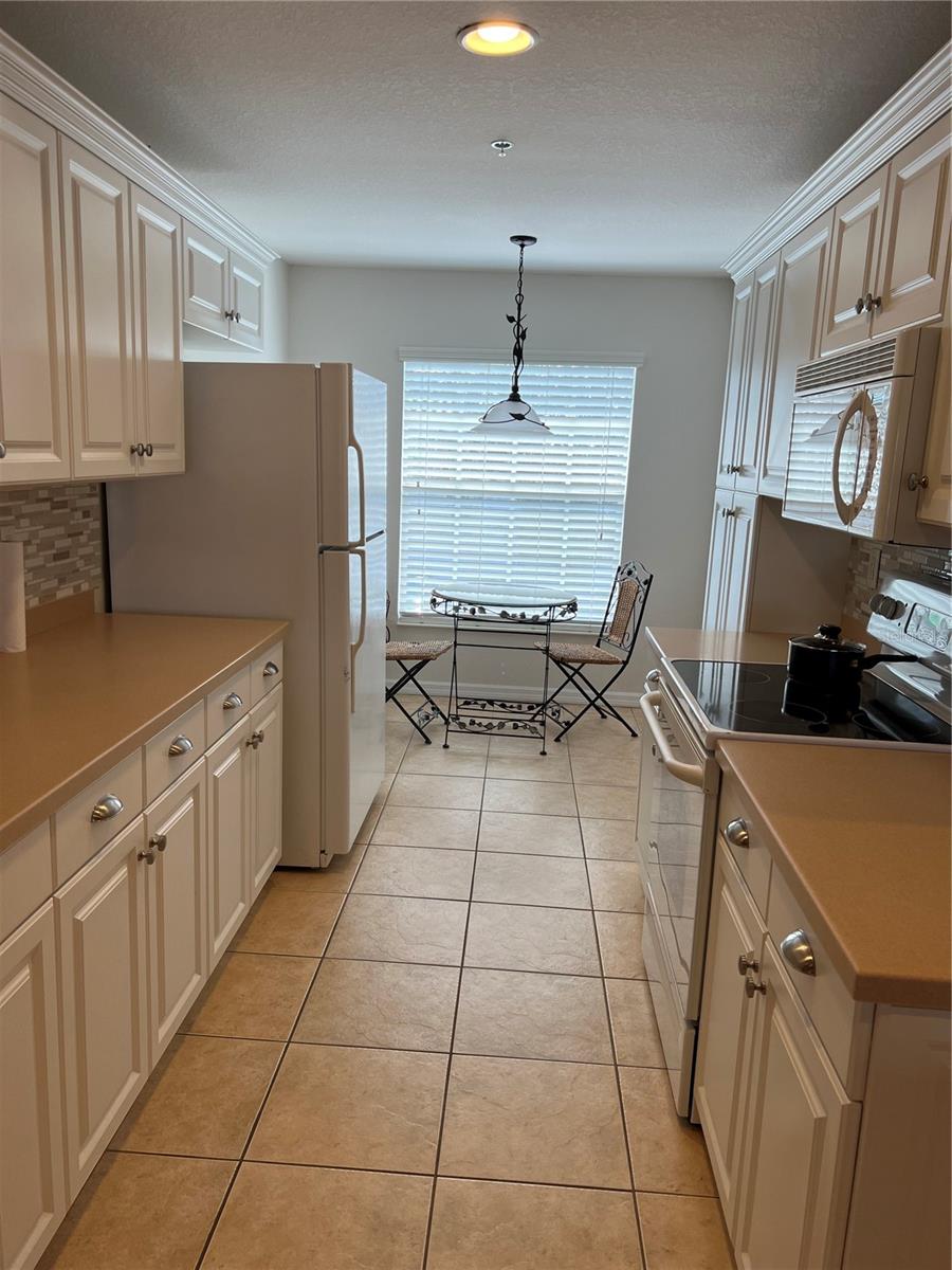 7060 Strand Cir #7060 Property Photo 6