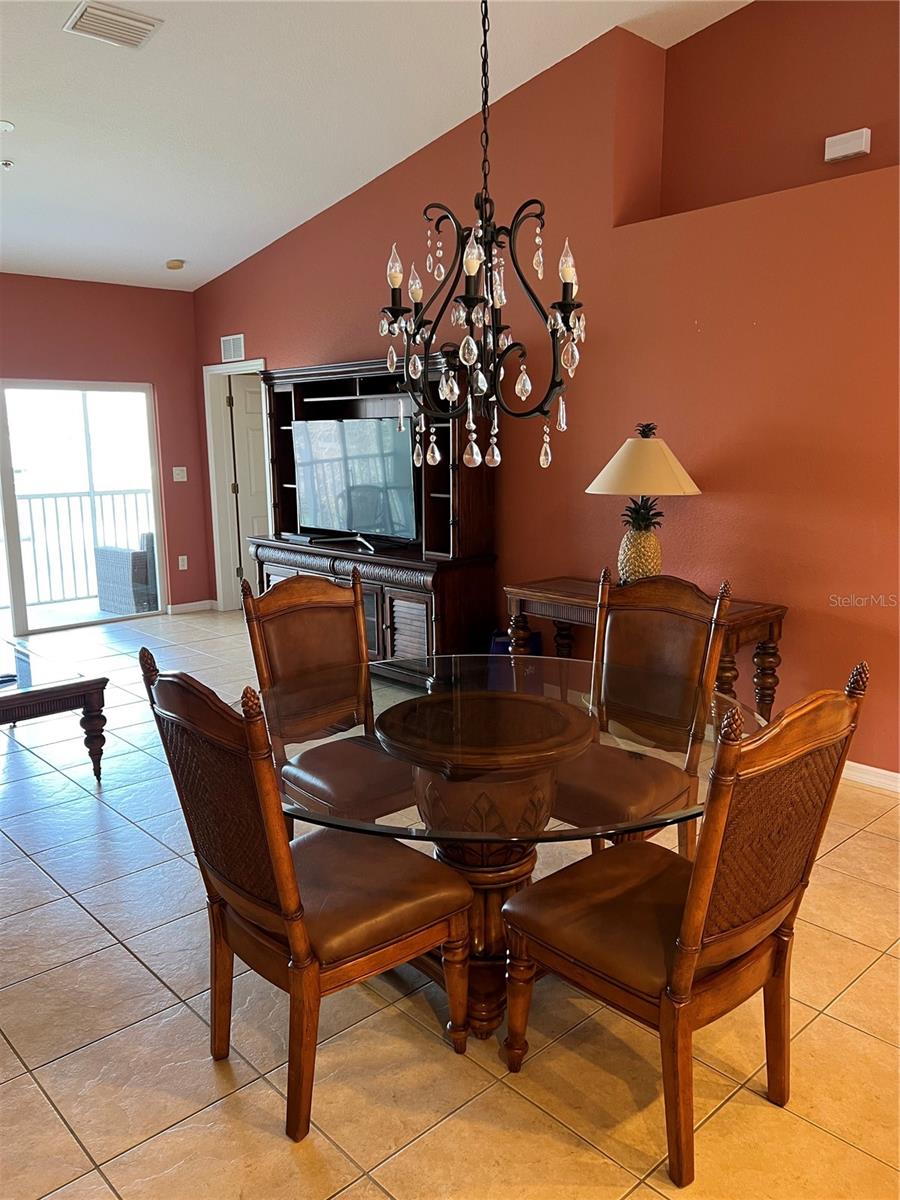 7060 Strand Cir #7060 Property Photo 9