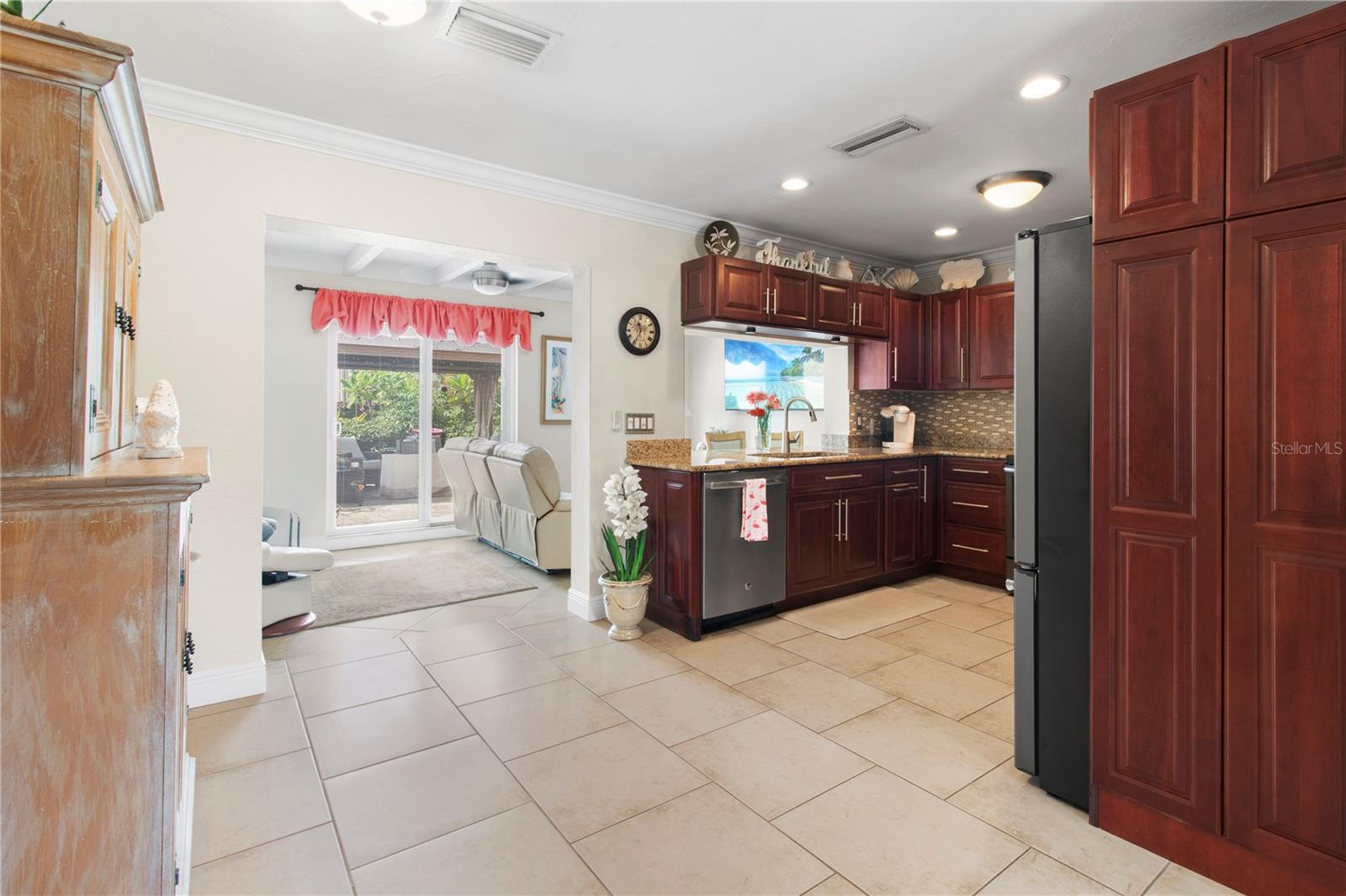 3326 Bougainvillea St Property Photo 6