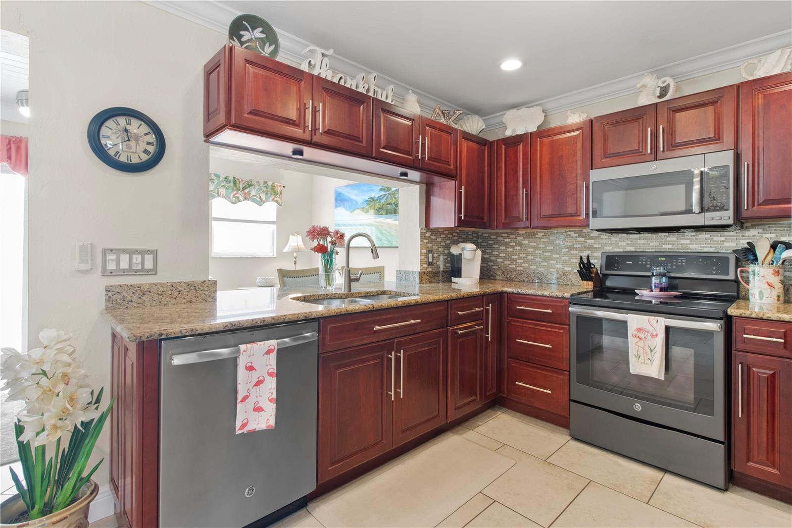 3326 Bougainvillea St Property Photo 8