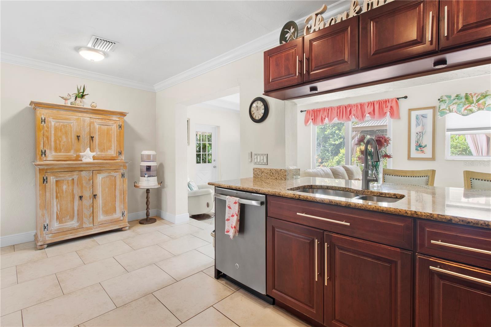 3326 Bougainvillea St Property Photo 9
