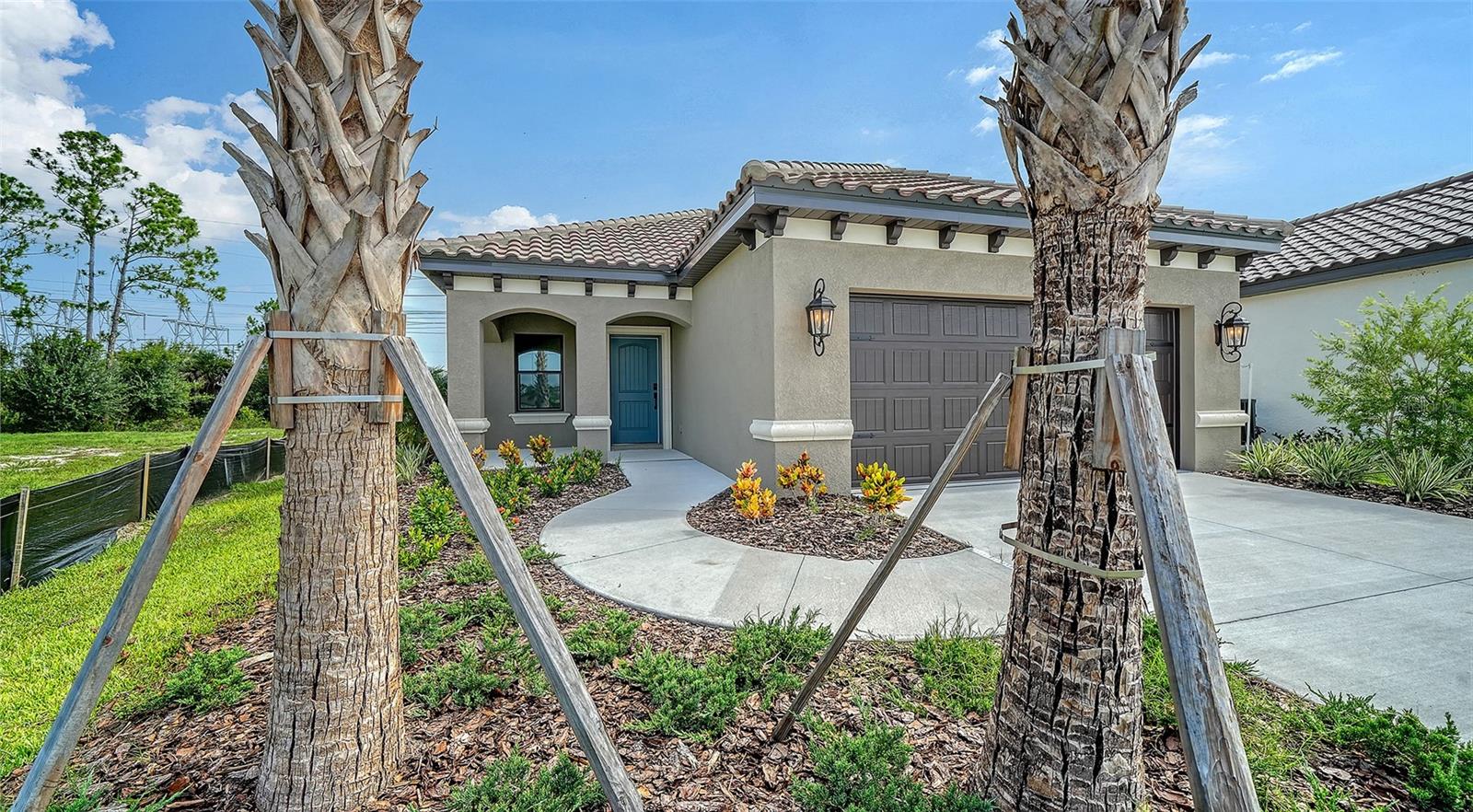 345 POTENZA LOOP Property Photo 1
