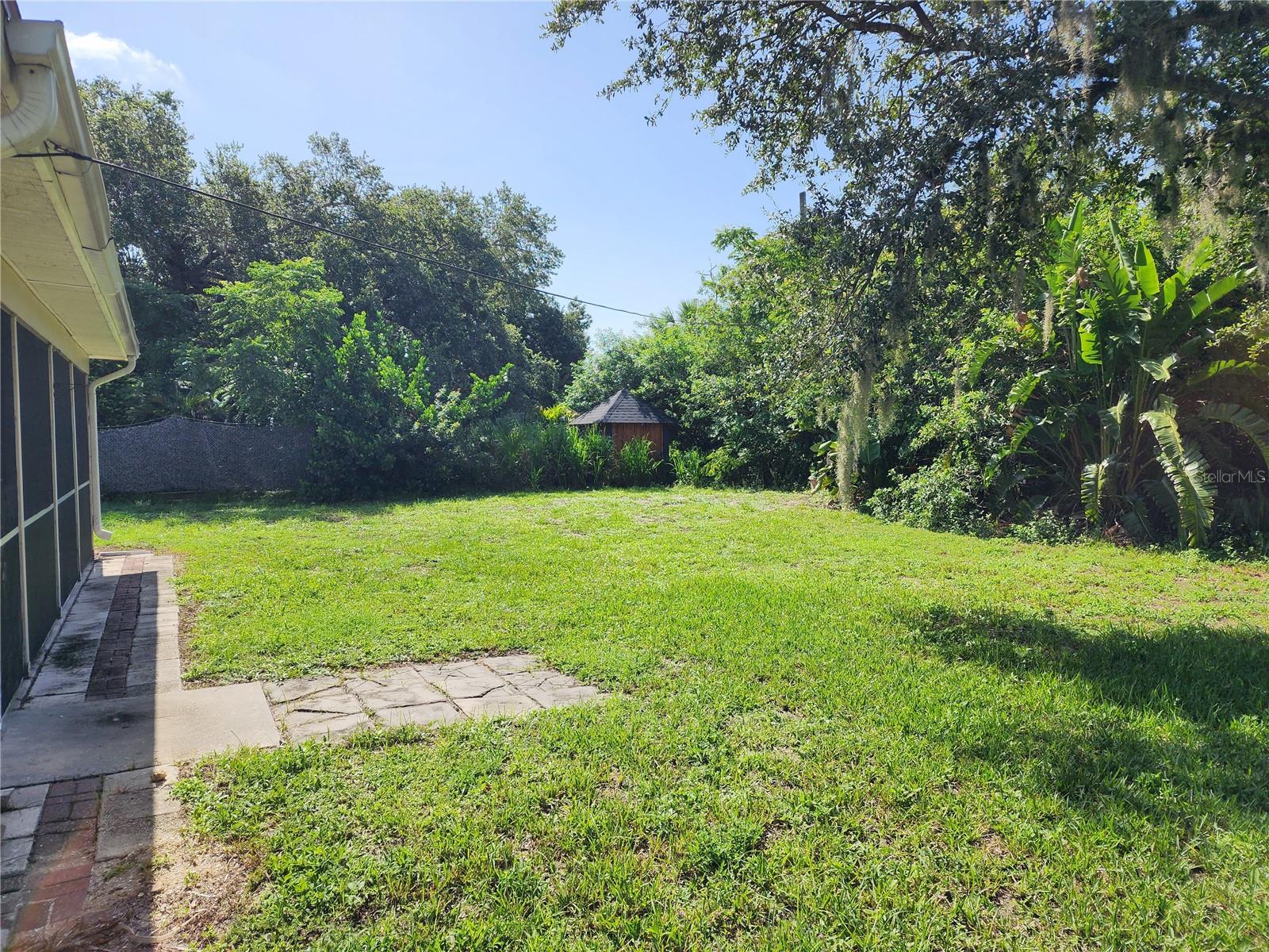 1225 Armsdale Ave Property Photo 4
