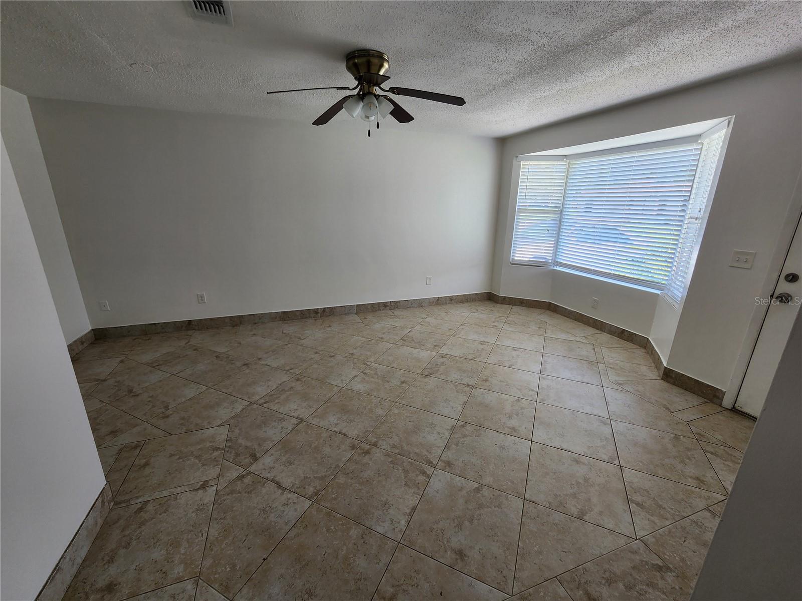 1225 Armsdale Ave Property Photo 6