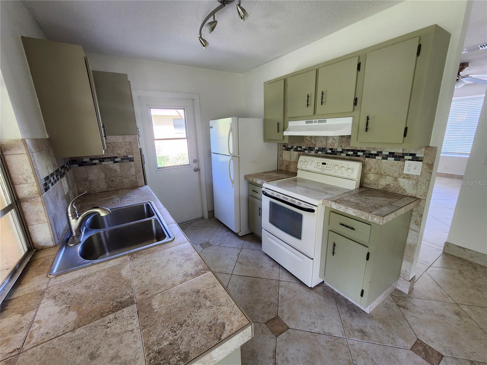1225 Armsdale Ave Property Photo 12