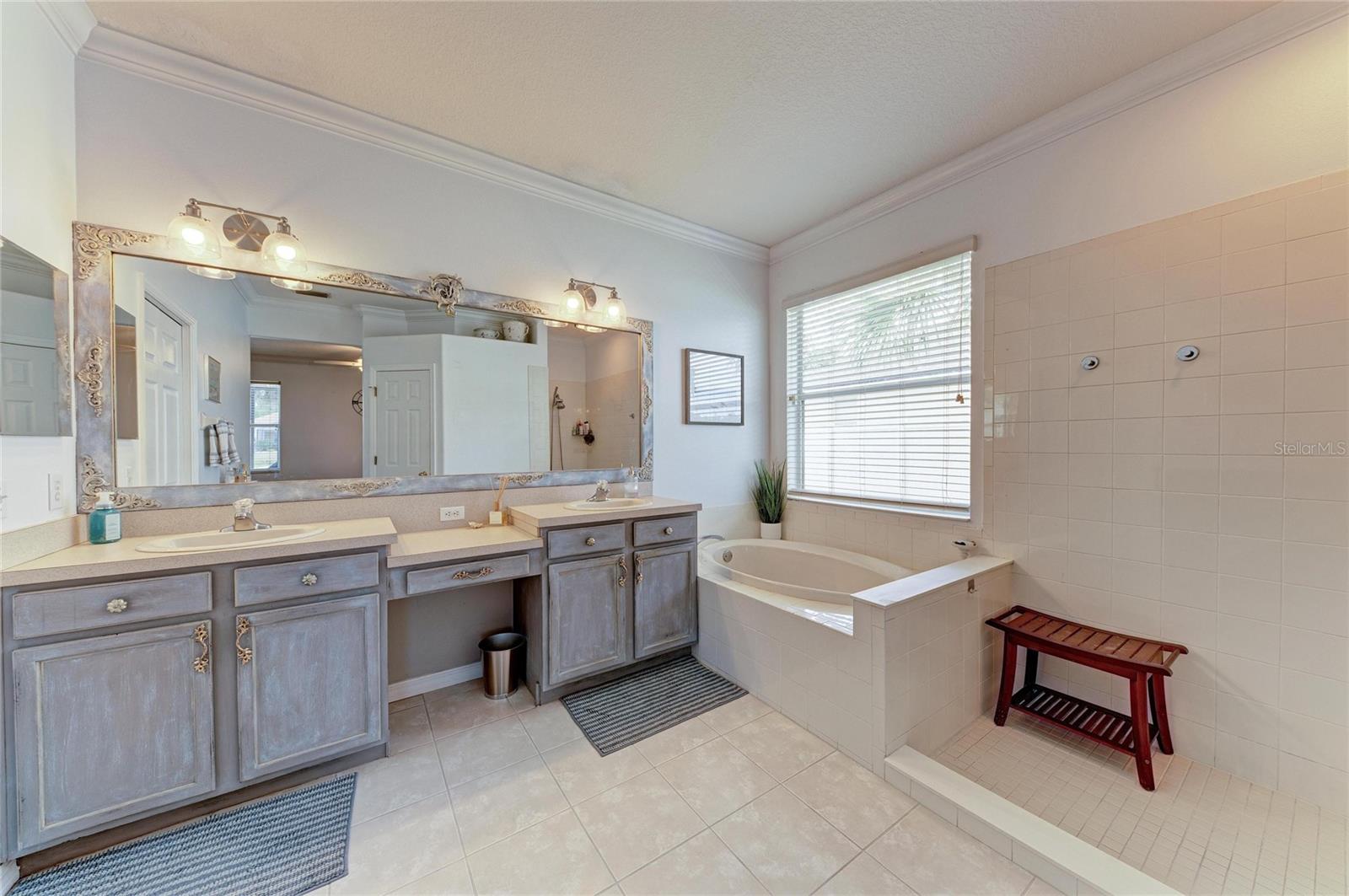 3114 38th Ter E Property Photo 24