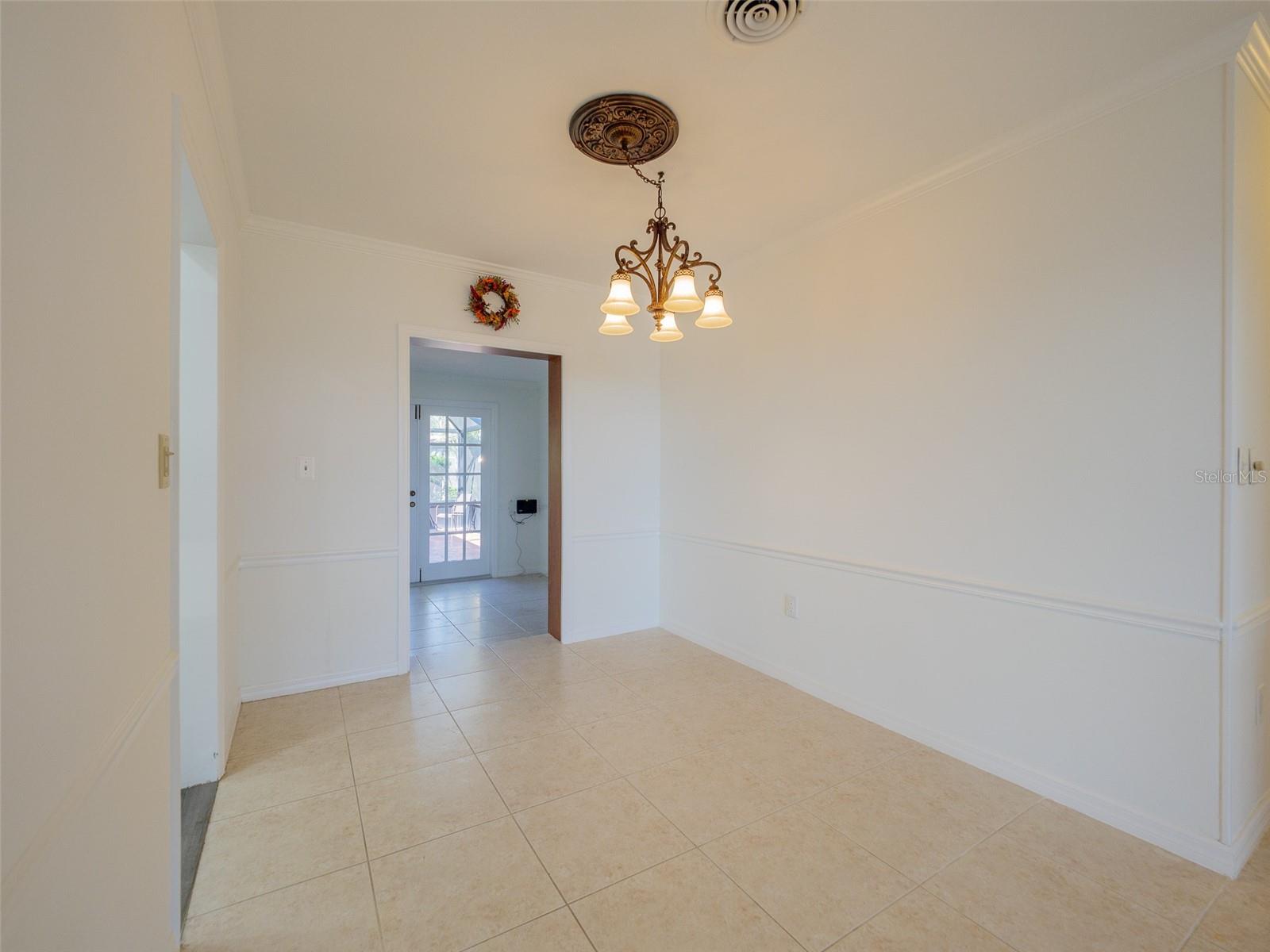 2410 Riverside Dr E Property Photo 14