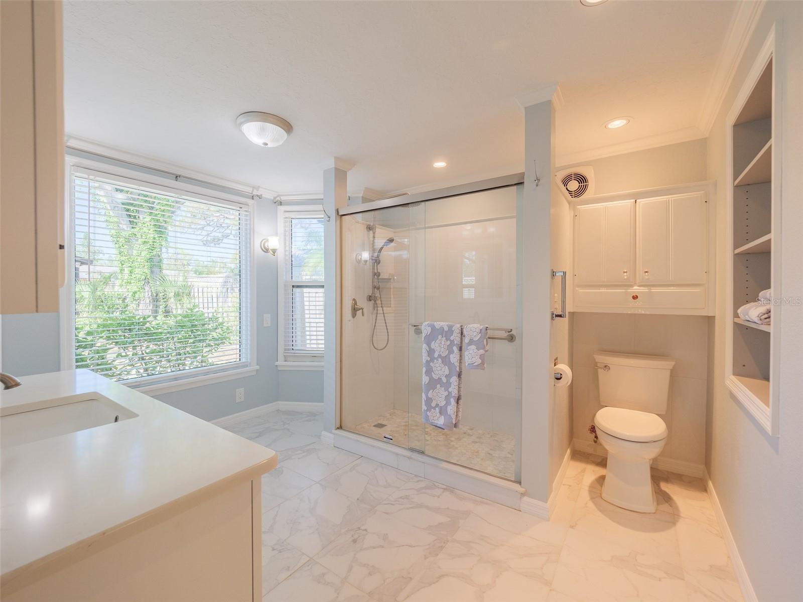 2410 Riverside Dr E Property Photo 23