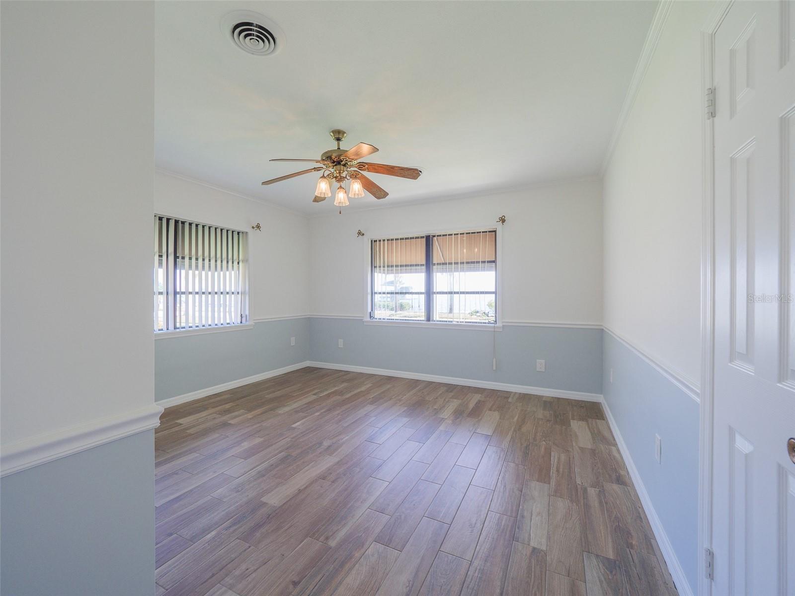 2410 Riverside Dr E Property Photo 27
