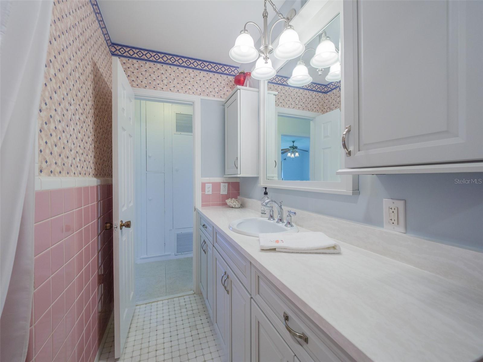 2410 Riverside Dr E Property Photo 31