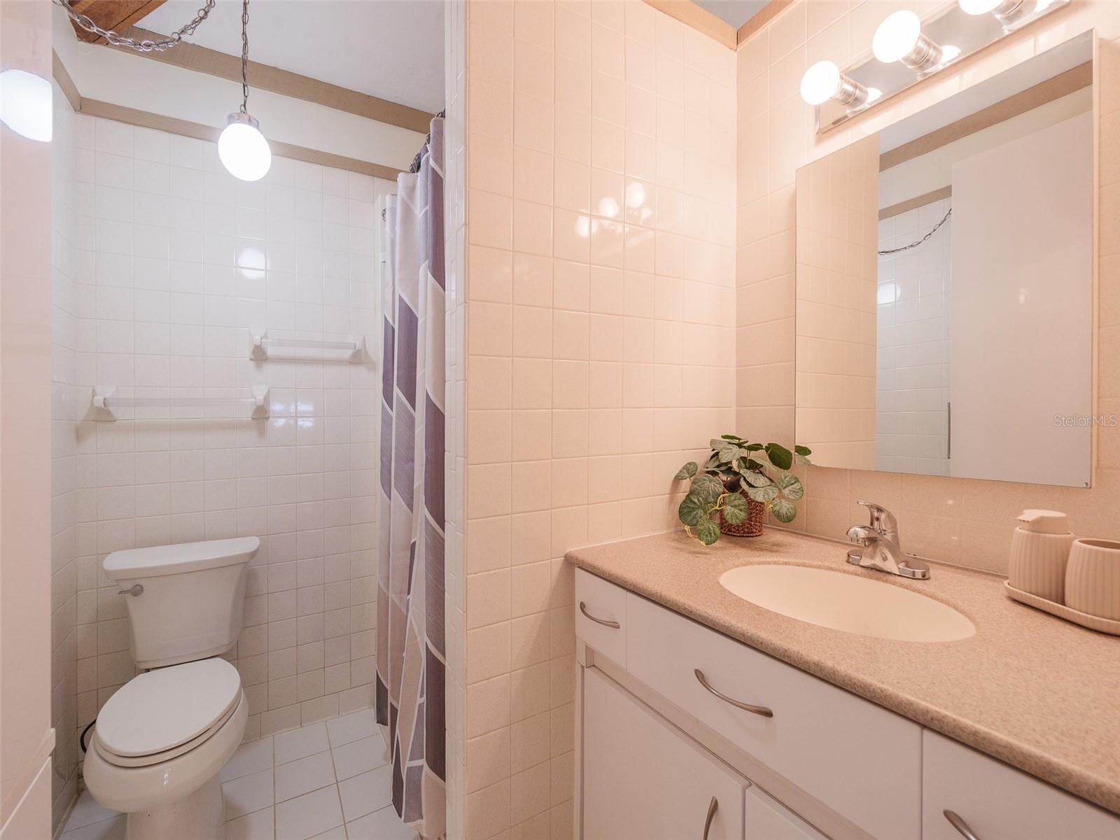 2410 Riverside Dr E Property Photo 34