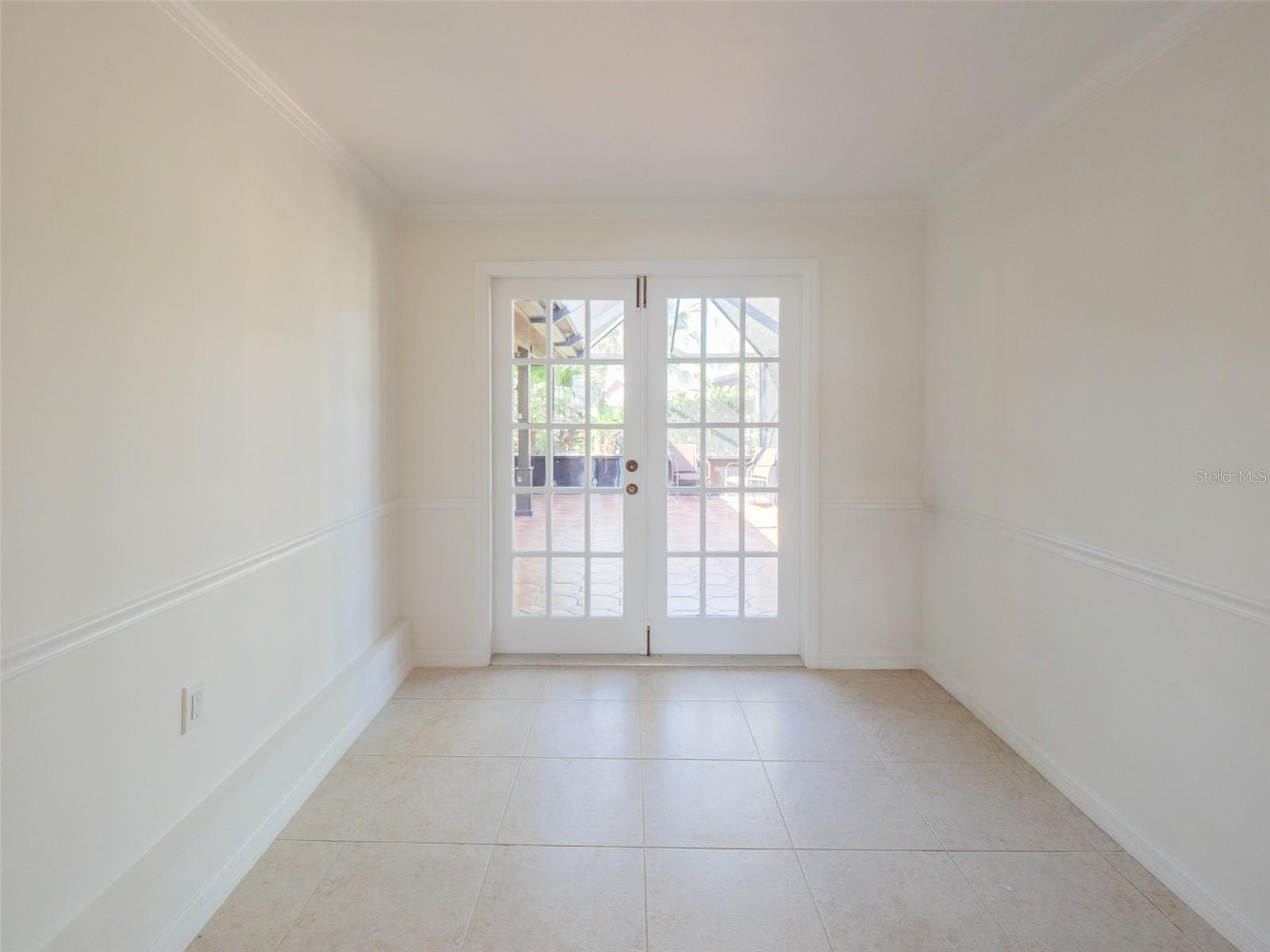 2410 Riverside Dr E Property Photo 36