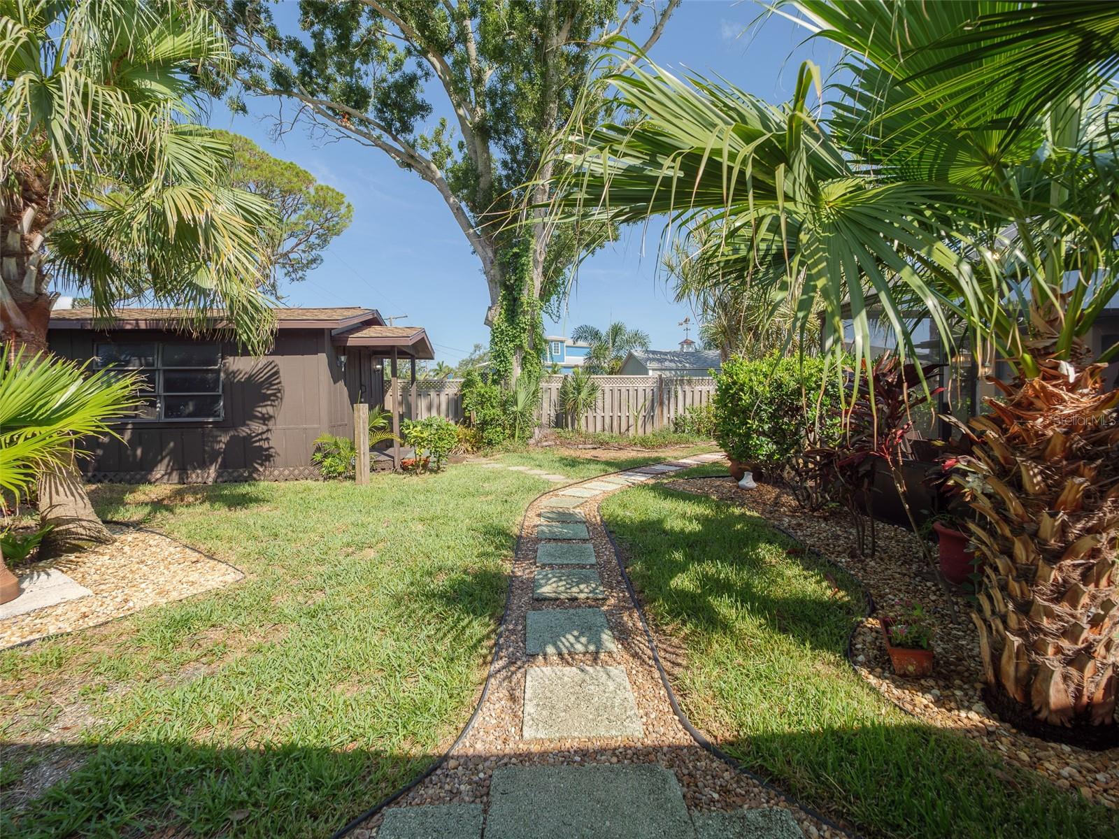 2410 Riverside Dr E Property Photo 48