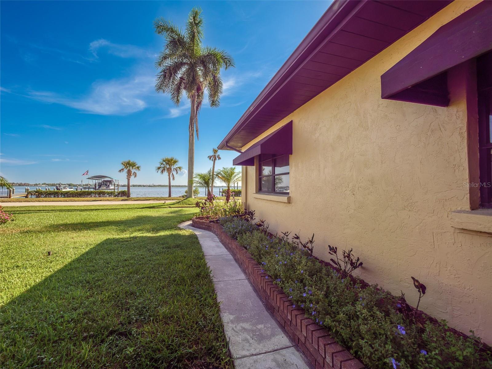 2410 Riverside Dr E Property Photo 54