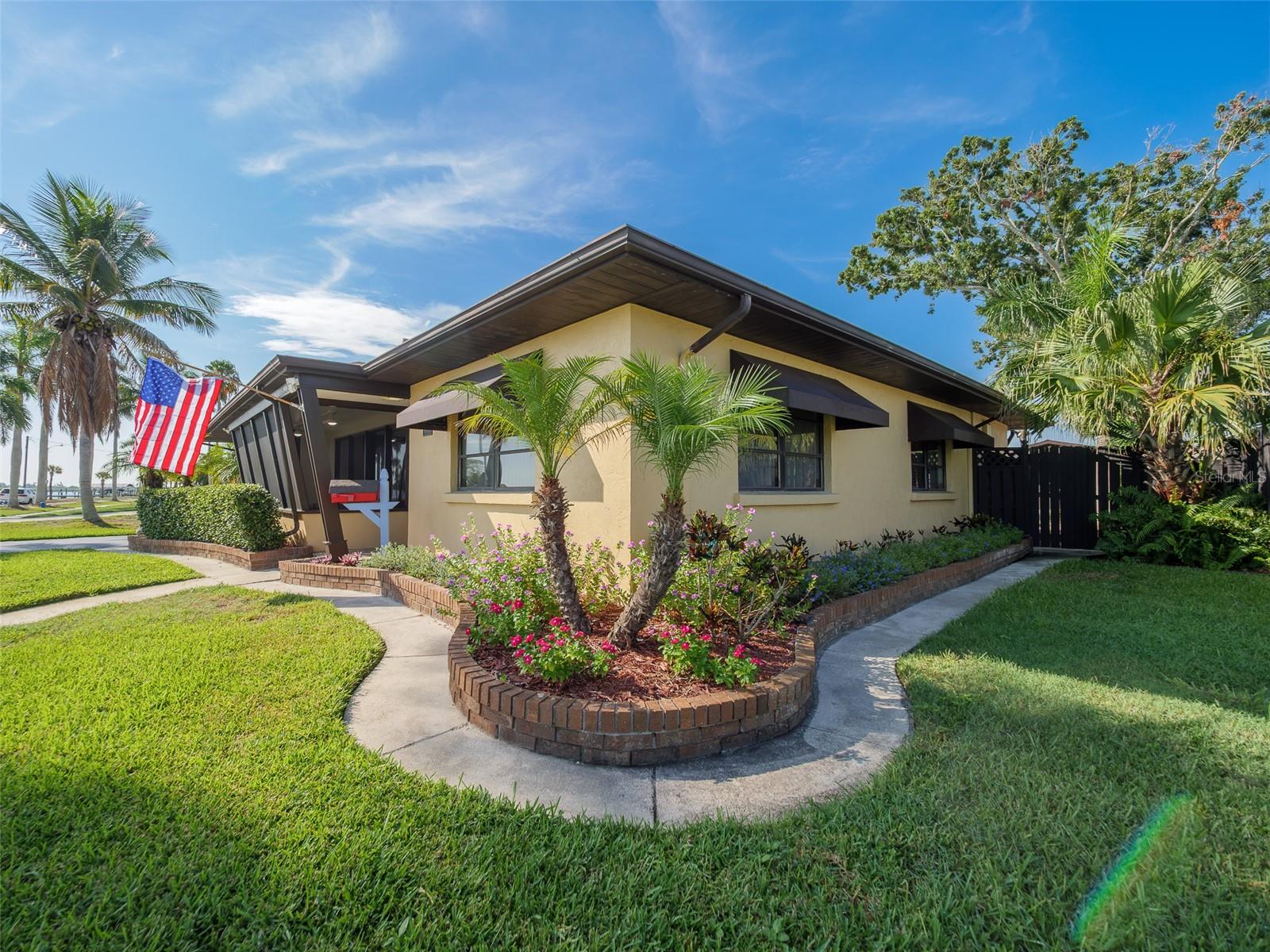 2410 Riverside Dr E Property Photo 55