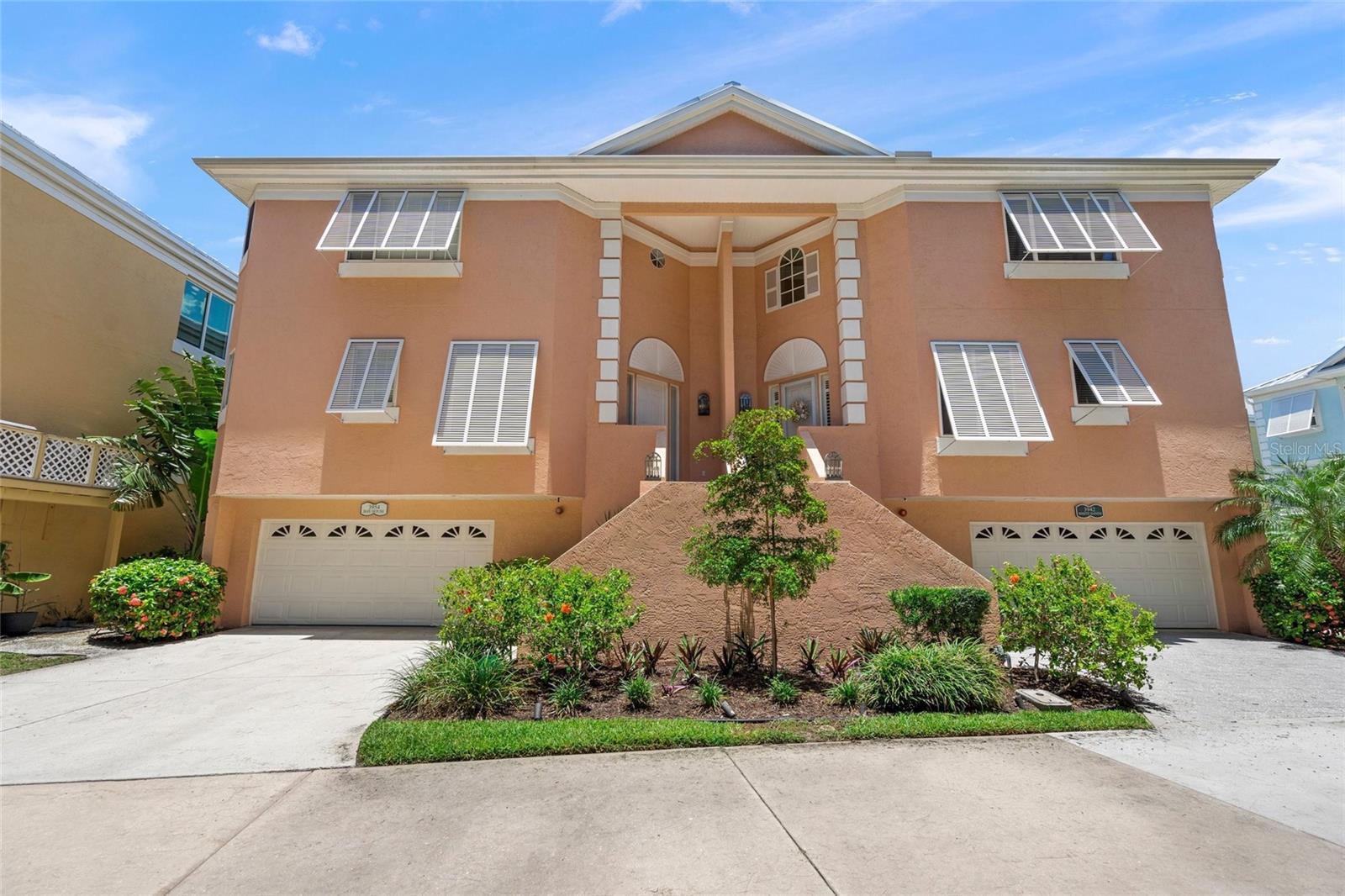 3954 HAMILTON CLUB CIR #14 Property Photo 1