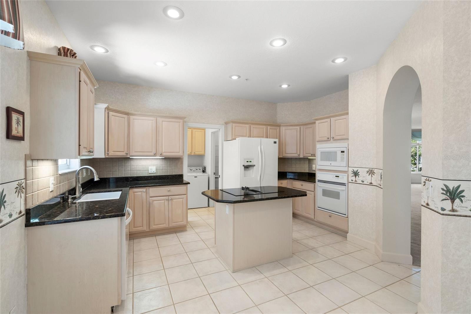 3954 Hamilton Club Cir #14 Property Photo 3