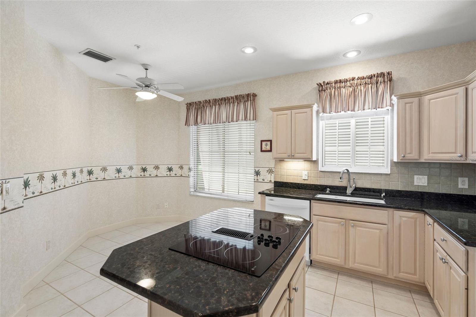 3954 Hamilton Club Cir #14 Property Photo 5