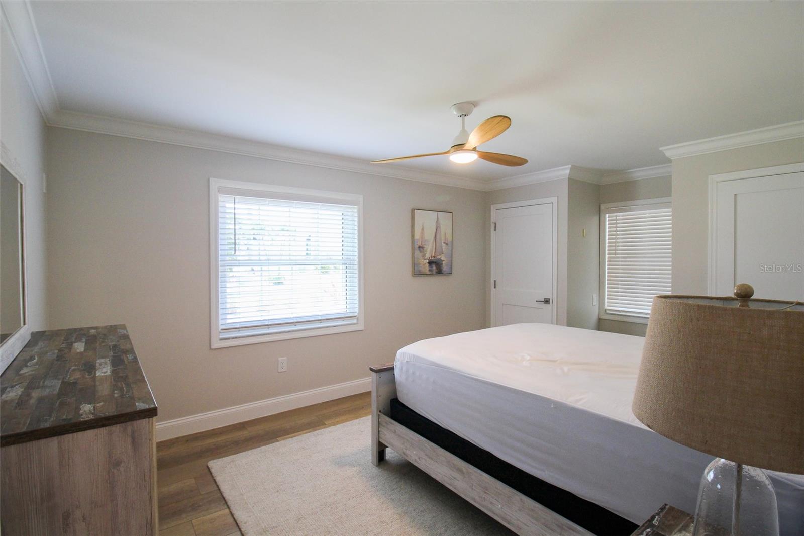 691 Russell St Property Photo 10