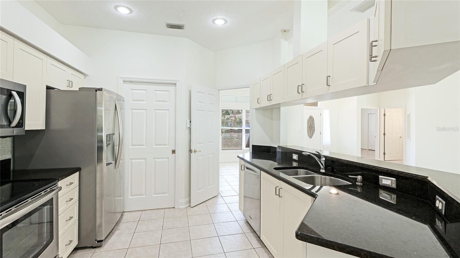 534 Oak Bay Dr Property Photo 15