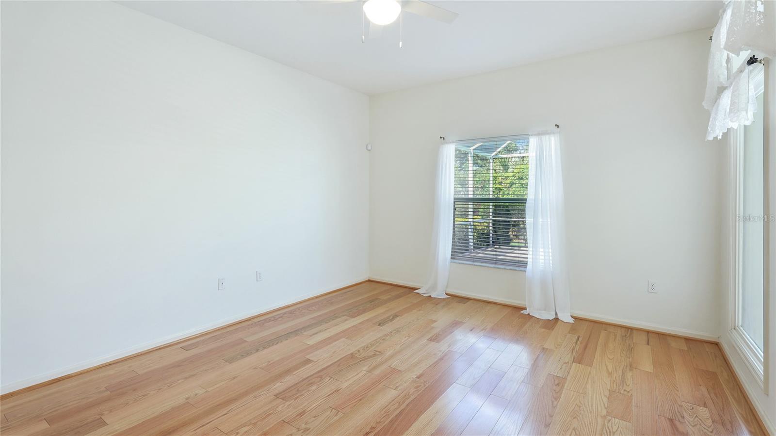 534 Oak Bay Dr Property Photo 18