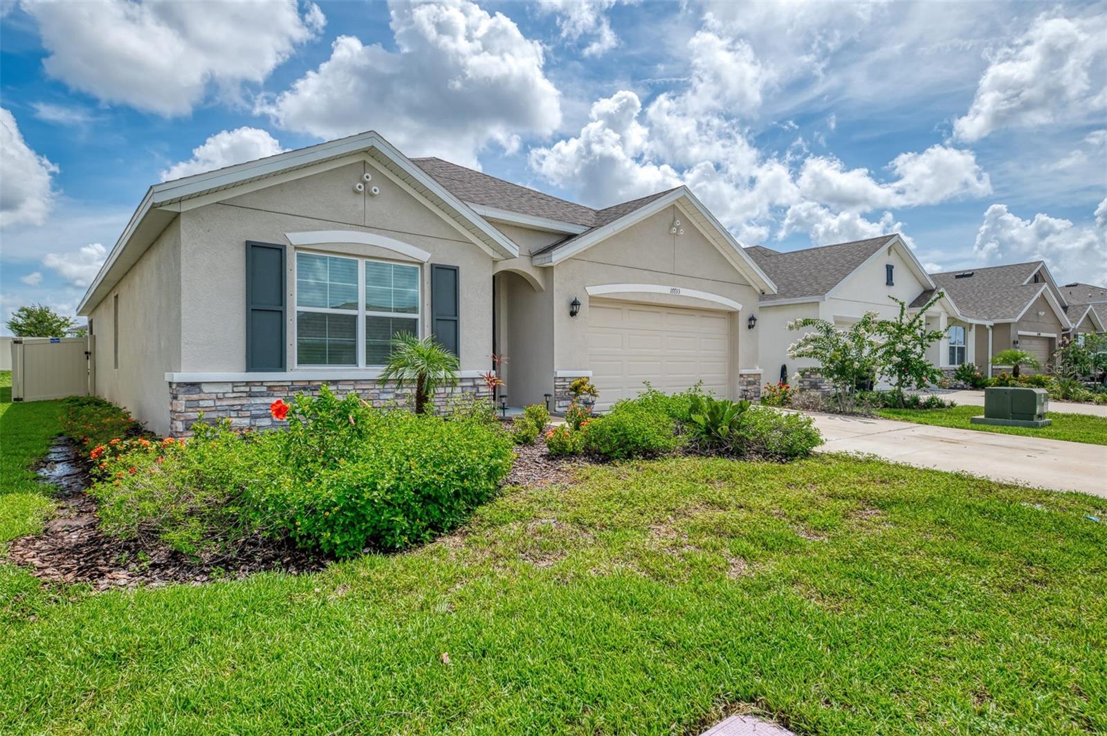 17733 Canopy Pl Property Photo 3