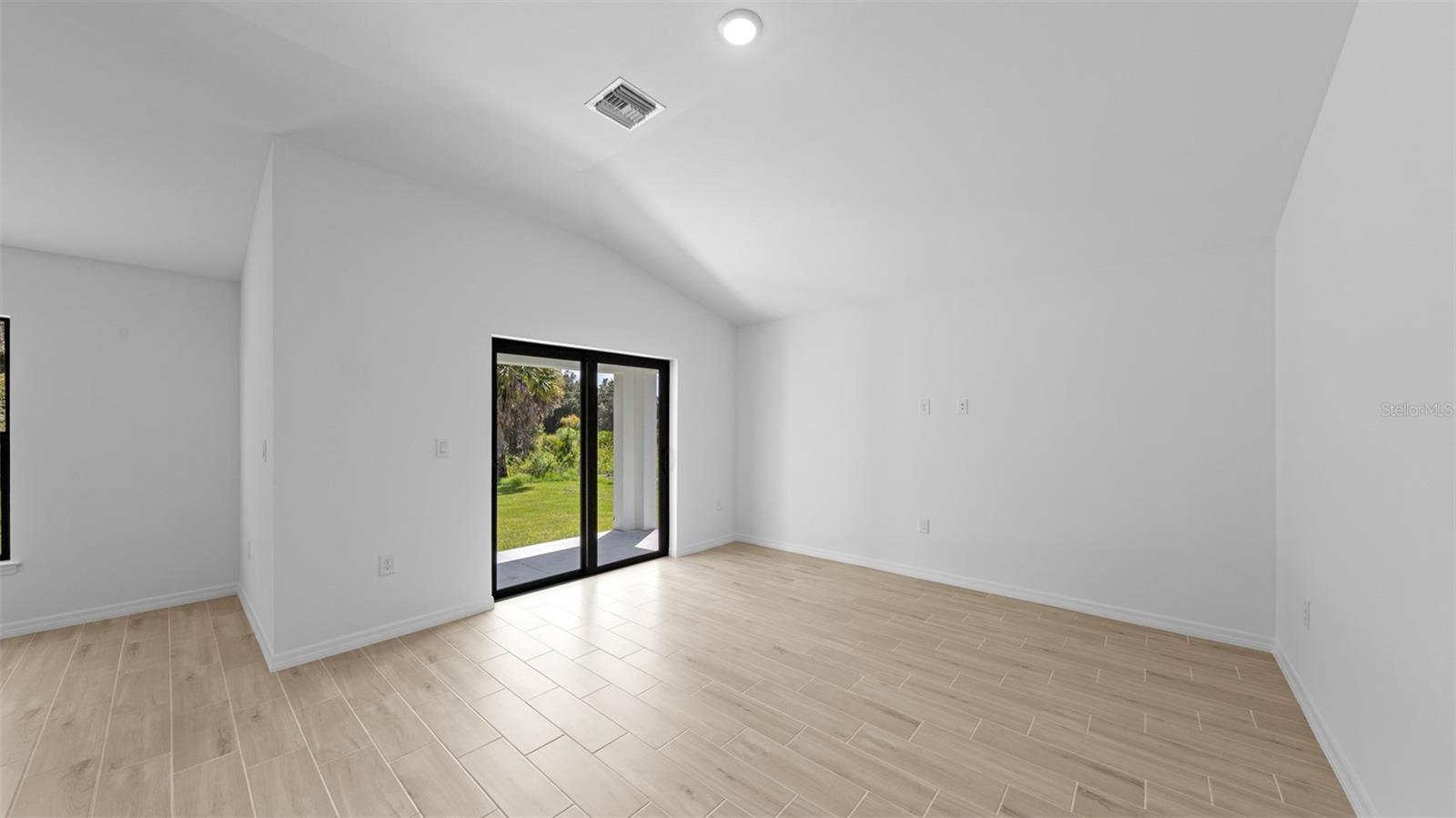 503 Sherwin St Property Photo 5