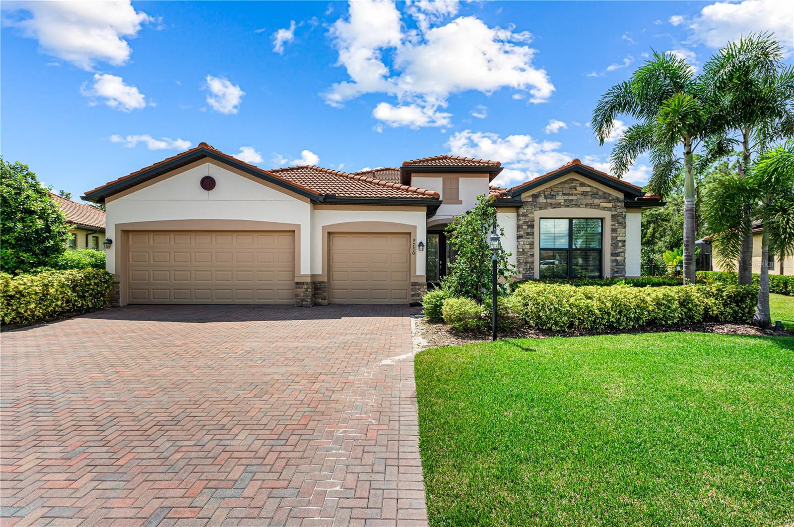 9730 CARNOUSTIE PL Property Photo 1