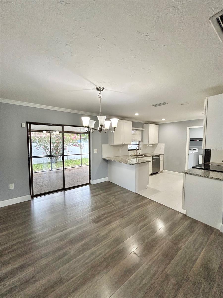 4633 Brooksdale Dr Property Photo 12
