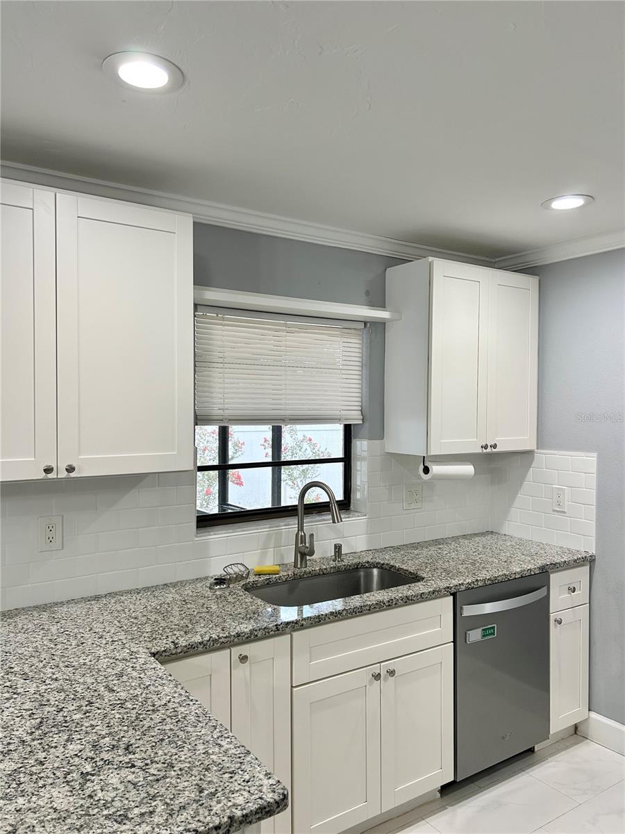 4633 Brooksdale Dr Property Photo 14