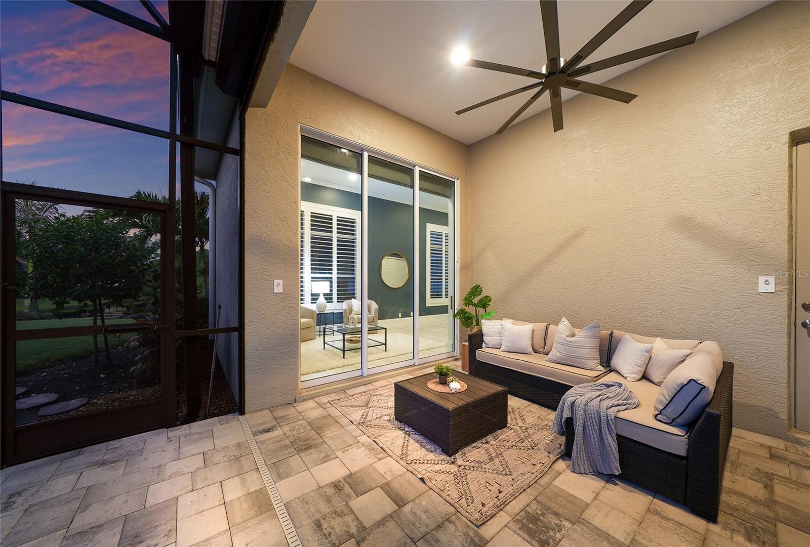 8122 Lone Tree Gln Property Photo 24