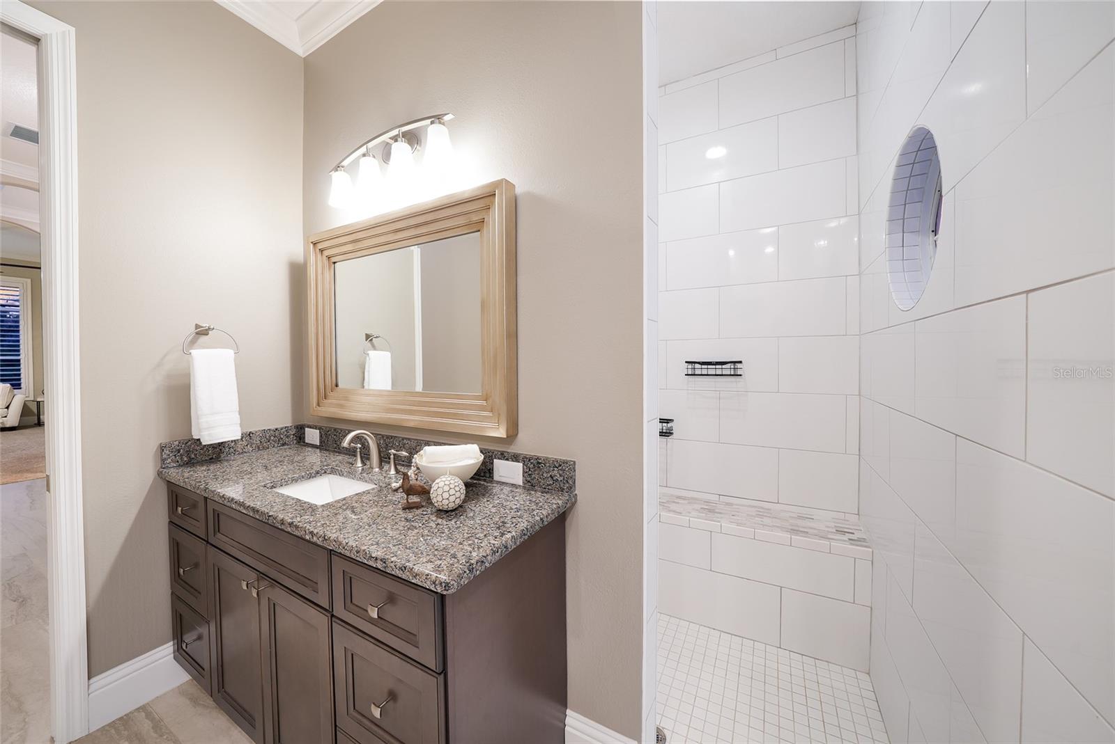 8122 Lone Tree Gln Property Photo 36