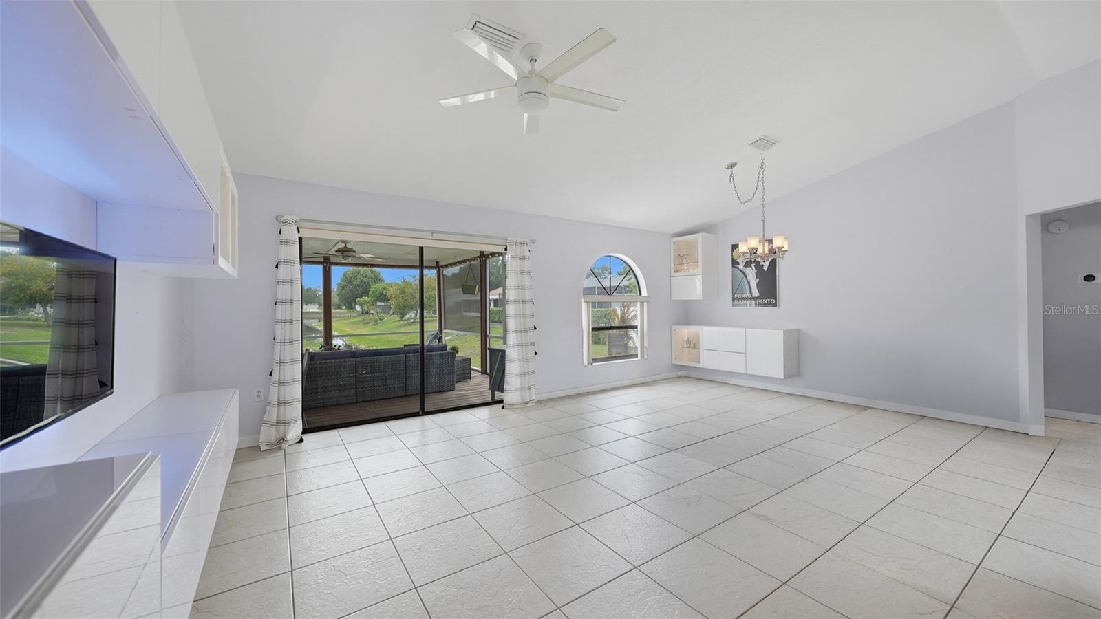 2481 S Scarlet Oak Ct Property Photo 8