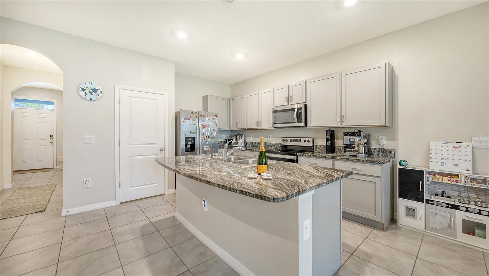 8777 Milestone Dr Property Photo 16