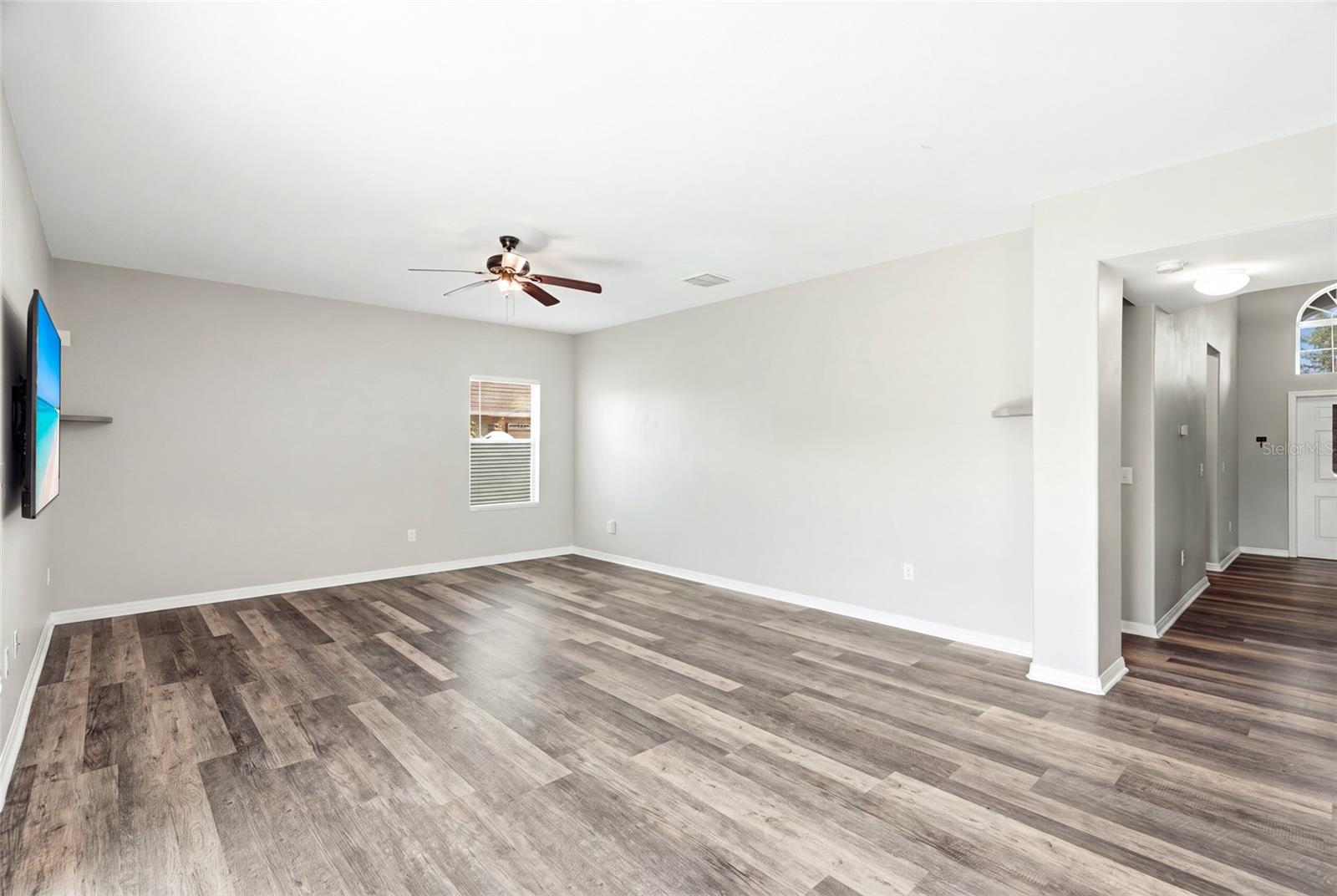 909 Meadow Glade Dr Property Photo 15